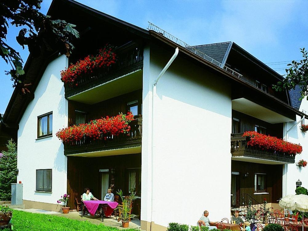 Pension Waldesruh Welschneudorf Bagian luar foto
